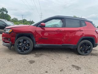 2018 Jeep Compass Altitude 4x4 - Primary Damage Straight On Image